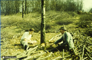 Herbert Thomas und sein Vater Paul im Hauberg